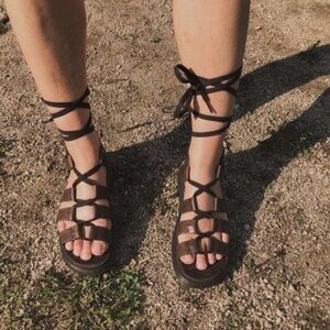 BRILLIANT! Dr Martens Kristina Sandals
Gladiator Lace Up BROWN